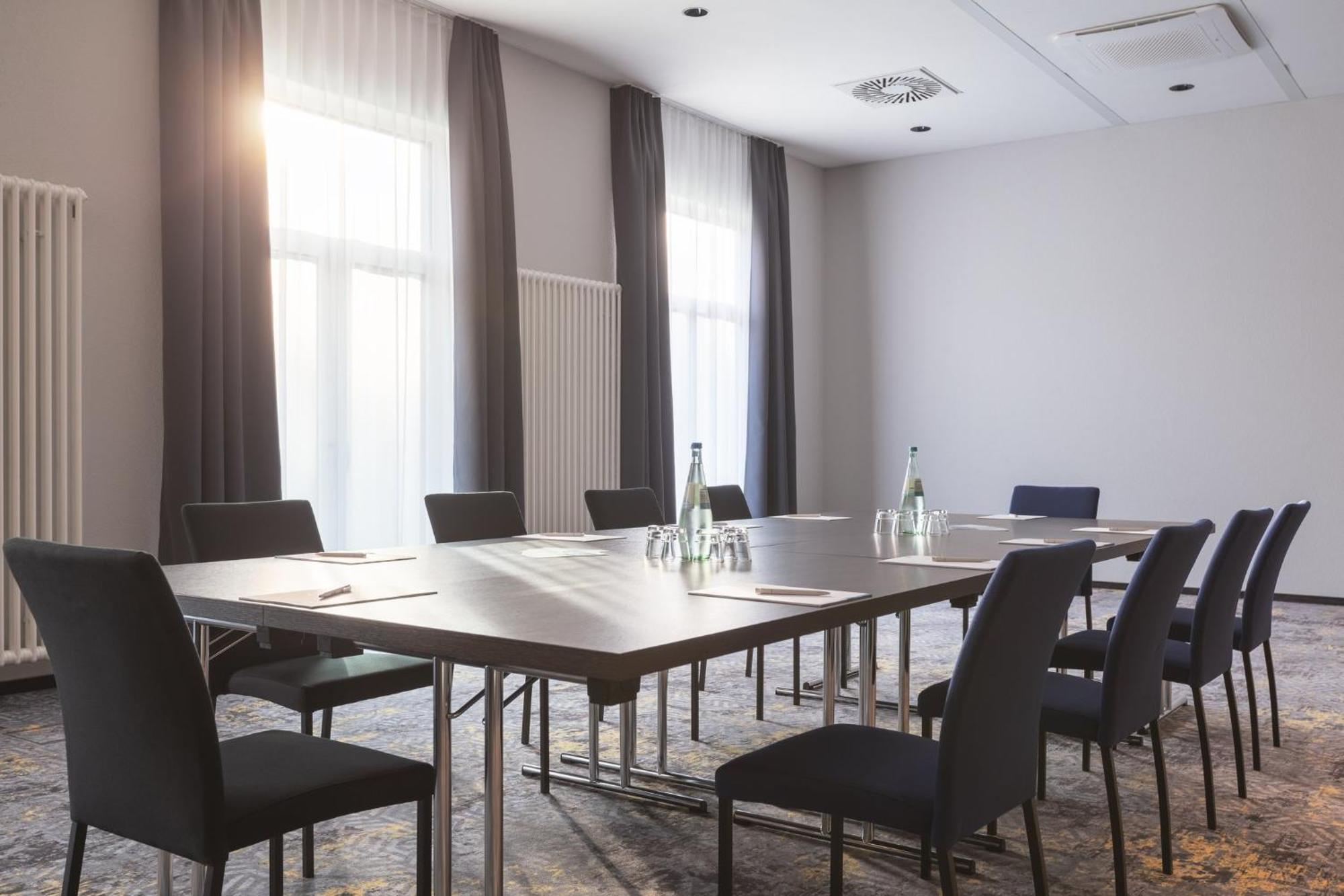 Hotel Select Augsburg 4*